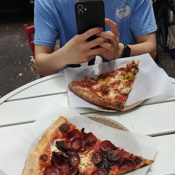 La Flor - Pizza - Pizza Near Me - Brooklyn, New York