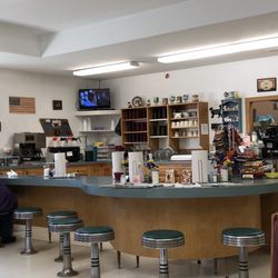 Dinner Bell Cafe - Lunch counter