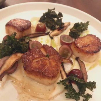 Senia - Scallops - Cocktail Bars Near Me - Honolulu, Hawaii