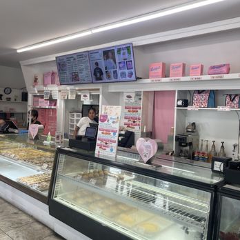 Leonard's Bakery - Inside order - Bakeries Near Me - Honolulu, Hawaii Leonard's Bakery - Inside order - Bakeries Near Me - Honolulu, Hawaii