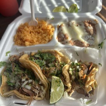 El Burrito Gigante - Carnita Taco combo - Mexican Near Me - Grand Rapids, Michigan El Burrito Gigante - Carnita Taco combo - Mexican Near Me - Grand Rapids, Michigan