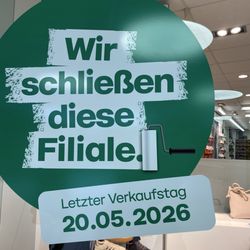 Dieterich Karree - Langsam leert es sich in der Passage.