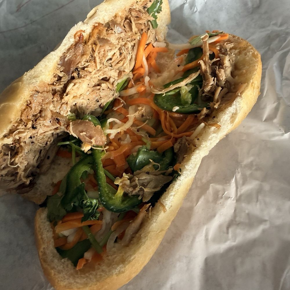 F3. Roasted Marinated Chicken Sandwich