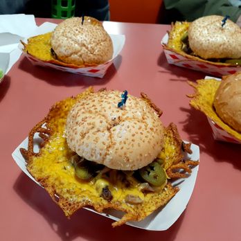 Squeeze Burger - "Classic Squeeze-In" Burger Party - Burgers Near Me