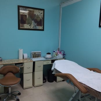 Queen Nails & Spa - Waxing room - Nail Salons Near Me - Cocoa Beach, Florida Queen Nails & Spa - Waxing room - Nail Salons Near Me - Cocoa Beach, Florida