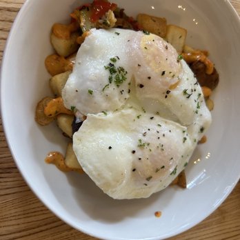Mercantile - Chipotle hash with eggs over medium - American Near Me - Fredericksburg, Virginia Mercantile - Chipotle hash with eggs over medium - American Near Me - Fredericksburg, Virginia