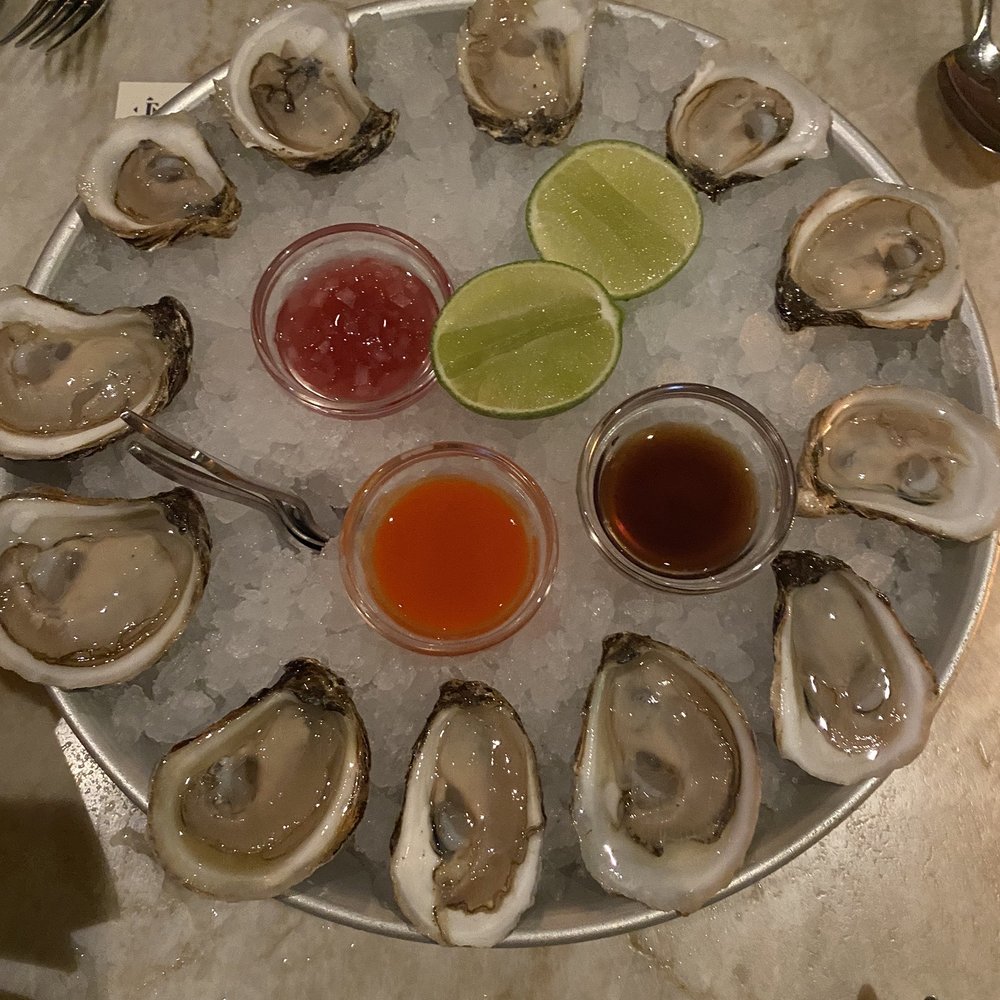 Este - Oysters - Seafood Near Me - Austin, Texas
