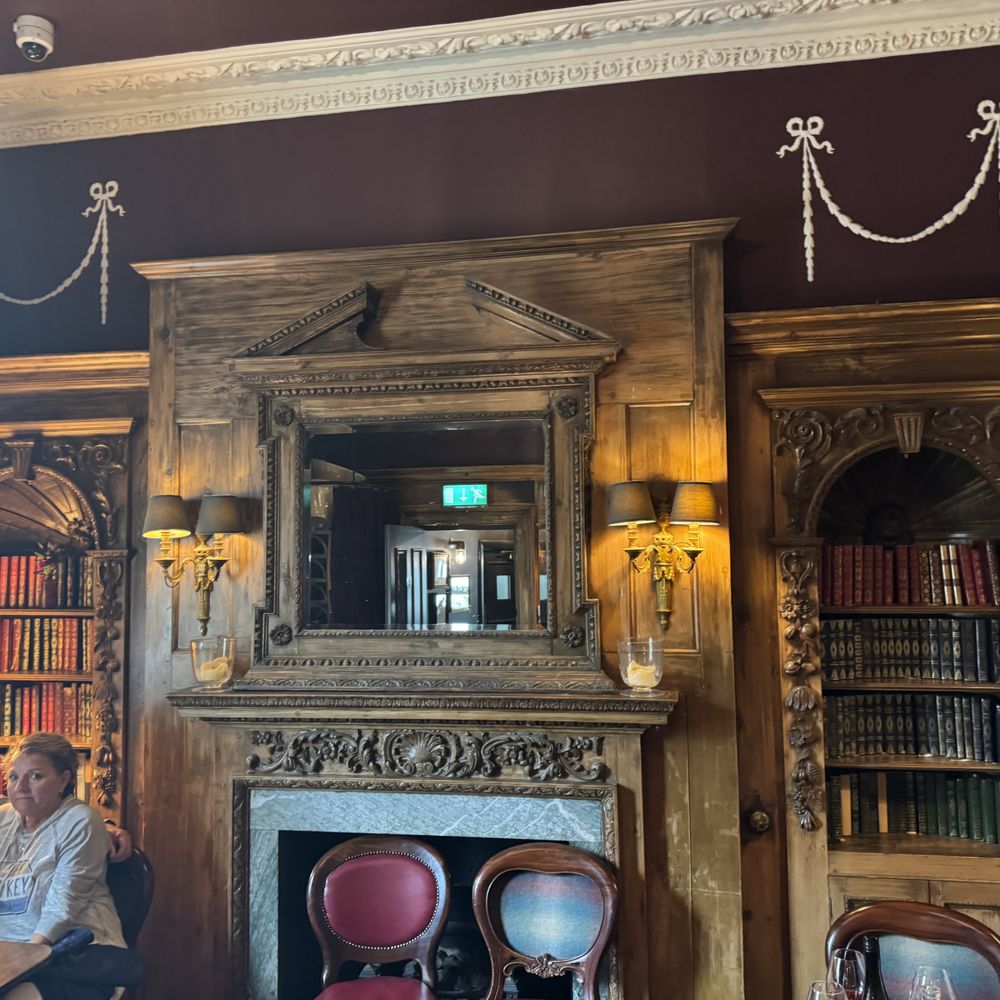The Victoria - Upstairs library - Pubs Near Me - Paddington, XGL The Victoria - Upstairs library - Pubs Near Me - Paddington, XGL