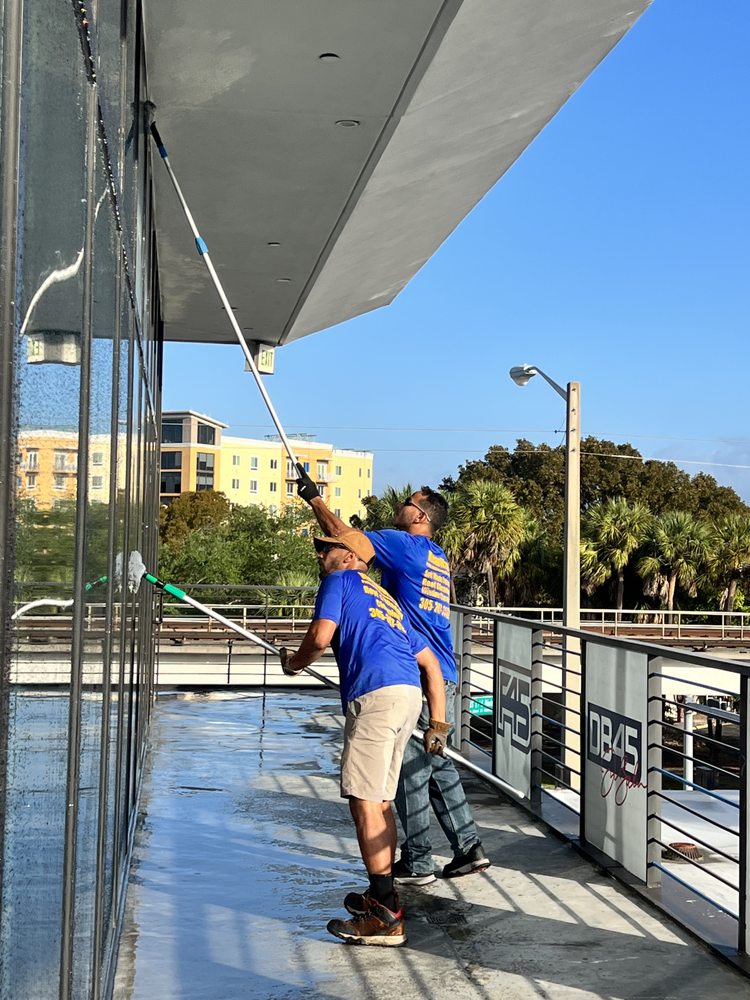 WINDOW WASHERS MIAMI 1430 South Dixie Hwy, Coral Gables, Florida