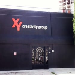 XY Creativity - El color de la fachada distingue mucho al lugar