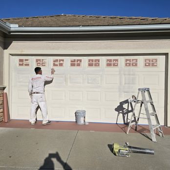 JJ Painting - Prime and paint metal garage door - Painters Near Me - Oceanside, California JJ Painting - Prime and paint metal garage door - Painters Near Me - Oceanside, California