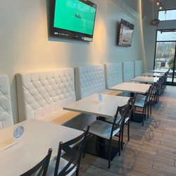 Harold's Bar & Grill - Inside