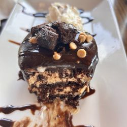 Carson's Woodside Tavern - Peanut butter dessert