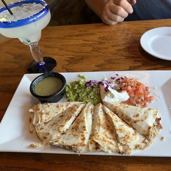 El Jardín - Chicken quesadilla - Mexican Near Me - Elk Grove, California El Jardín - Chicken quesadilla - Mexican Near Me - Elk Grove, California