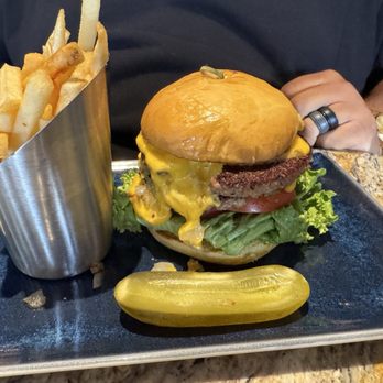 Atlantis Purple Parrot - Smash burger - Breakfast & Brunch Near Me - RENO, Nevada