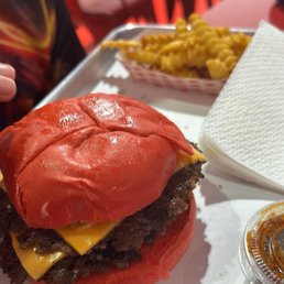 Special burger : 2 beef patty and french fries. Special burger : 2 beef patty and french fries.