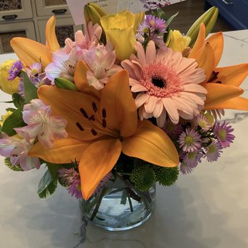 Posies 'N Presents - Mother's Day Arrangement - Florists Near Me - Sutton, Massachusetts