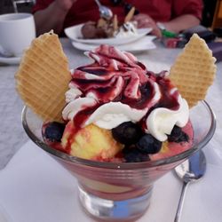 Eiscafe Incognito - Heidelbeerbecher