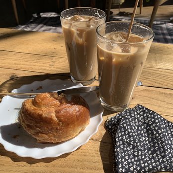 Lone Pine Coffee Roasters - Vanilla Bean Iced Lattes and Ocean Roll - Coffee & Tea Near Me - Bend, Oregon Lone Pine Coffee Roasters - Vanilla Bean Iced Lattes and Ocean Roll - Coffee & Tea Near Me - Bend, Oregon