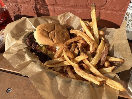 Cobra Burger by null