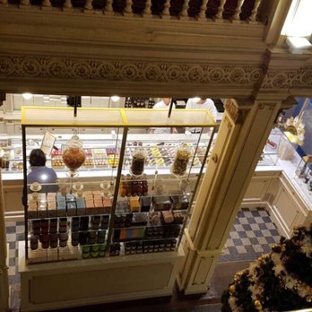 Angelina - View of the shop from a top. - Breakfast & Brunch Near Me - Paris, 75