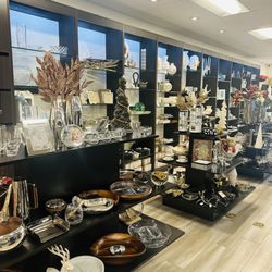 Nur Boutique - Very organized