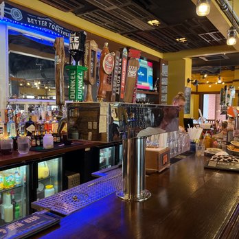Puckett's Restaurant - a bartender at the bar - Southern Near Me - Chattanooga, Tennessee Puckett's Restaurant - a bartender at the bar - Southern Near Me - Chattanooga, Tennessee