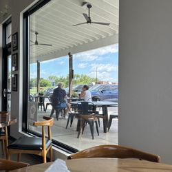 Scott's Subs - Outdoor seating