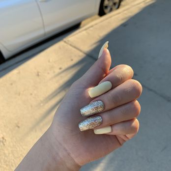 Em nails spa - Nails done by Hally - Eyelash Service Near Me - Montrose, California Em nails spa - Nails done by Hally - Eyelash Service Near Me - Montrose, California