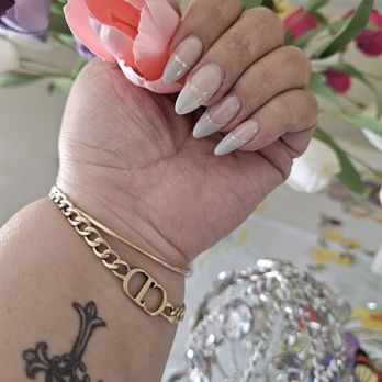 Luxus Nail Spa  - Nails came out perfect - Nail Salons Near Me - Glendale, California