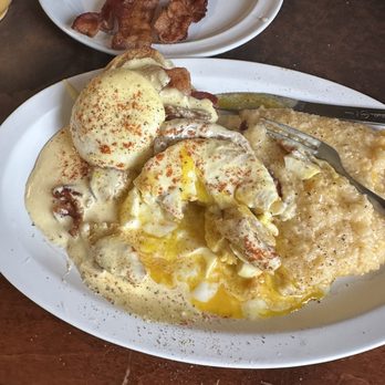 Perfect Cup - Eggs Benedict with bacon and my grits - Breakfast & Brunch Near Me - Matlacha, Florida Perfect Cup - Eggs Benedict with bacon and my grits - Breakfast & Brunch Near Me - Matlacha, Florida