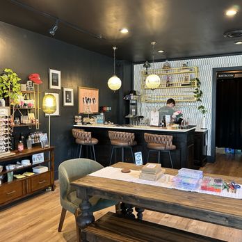 Chapter Book Lounge - Bookstores Near Me - Noblesville, Indiana