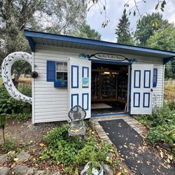 Mister Ed's Elephant Museum & Candy Emporium