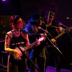 Lefty's Live Music