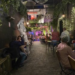 The Yard Bar - Passage to the bar