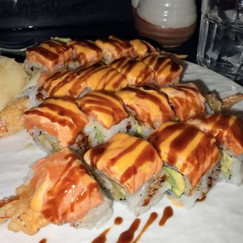 Mangetsu Sushi - Manhattan Roll - Sushi Bars Near Me - New York, New York Mangetsu Sushi - Manhattan Roll - Sushi Bars Near Me - New York, New York