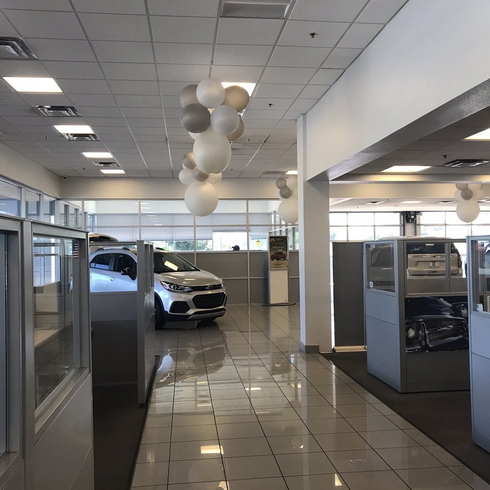Freeway Chevrolet - Inside the dealership - Car Dealers Near Me - Chandler, Arizona Freeway Chevrolet - Inside the dealership - Car Dealers Near Me - Chandler, Arizona
