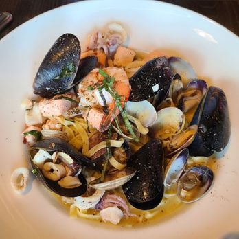 Amaro Bistro - Linguine de Mare - yum! - Italian Near Me - Bothell, Washington Amaro Bistro - Linguine de Mare - yum! - Italian Near Me - Bothell, Washington