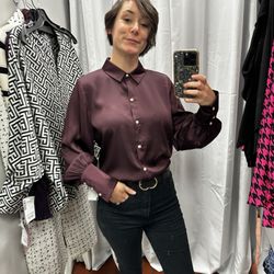 Opitz Outlet - St Louis Park - Another work shirt, loving the pearls!