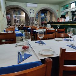 Restaurante Chefes do Pátio - Interior - colorful blue table cloths