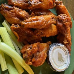 Woodfire Kitchen - Hot wings, traditional, with ranch. Very well sauced and cooked properly.