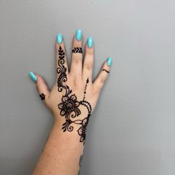 Urmi Salon