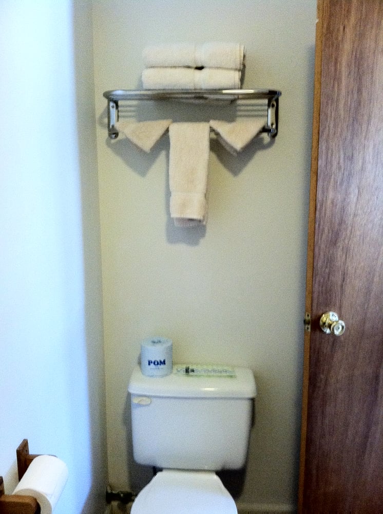 COLONIAL INN Updated August 2024 17 Photos & 11 Reviews 6544 Rt