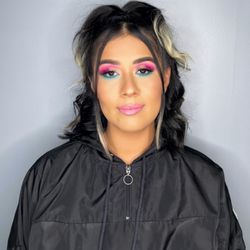 Sitting Pretty Beautician - ..
