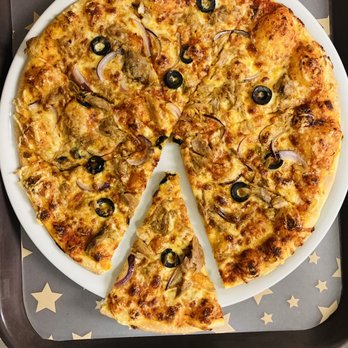 Manni Kebabish - Tuna pizza - Fast Food Near Me - Prague, Puerto Rico