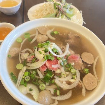 Bong Lua Vietnamese Restaurant - Vietnamese Near Me - Scarborough, Ontario