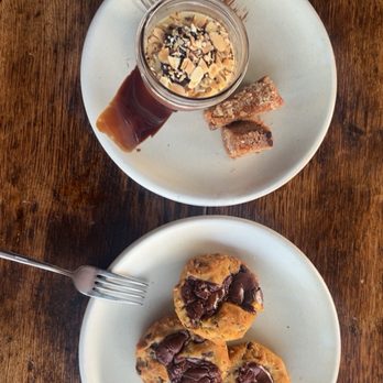 Cara Cara - Chocolate parfait & double chocolate chip cookies - New American Near Me - Los Angeles, California Cara Cara - Chocolate parfait & double chocolate chip cookies - New American Near Me - Los Angeles, California