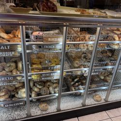 Hamburg Hot Bagels - Bagel selection