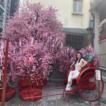文武廟 - Outside (it's ok to take pix) - Landmarks & Historical Buildings Near Me - Hong Kong, HK 文武廟 - Outside (it's ok to take pix) - Landmarks & Historical Buildings Near Me - Hong Kong, HK