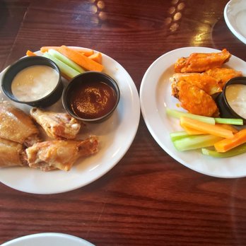 Mondo - L.  Wings -Sauce on side R.  Wings -Hot - Pizza Near Me - Middletown, Connecticut